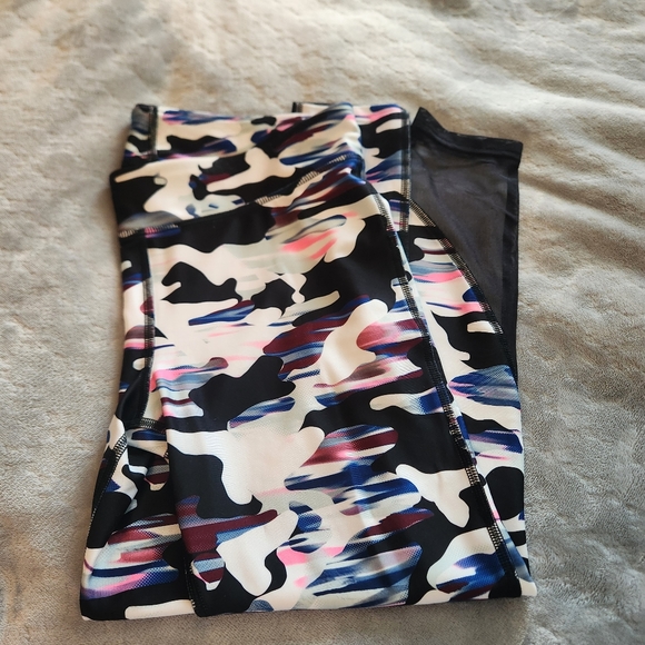 Girls Under Armour leggins - Picture 2 of 3